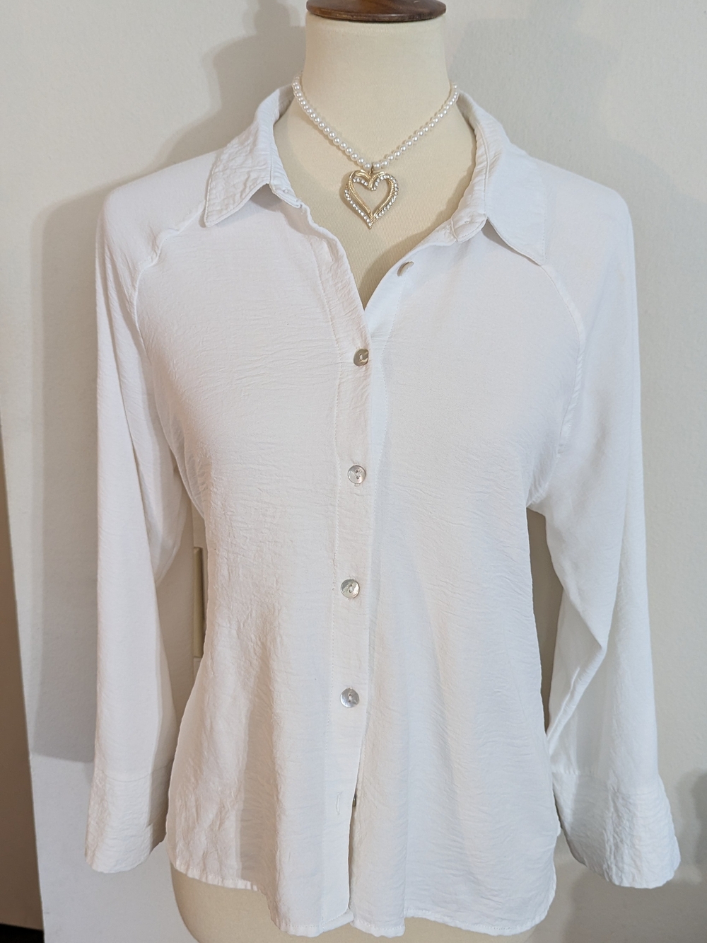 Status by Chenault Crinkle Gauze Raglan Button Down Blouse White Medium